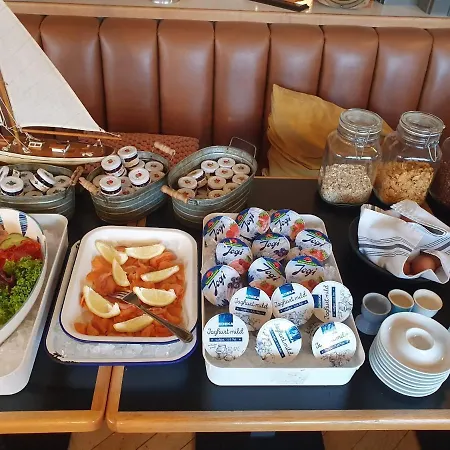 Hotel Hafen 17 Küche Bar 4*